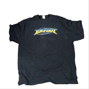 GILDAN Bigfoot Shirt